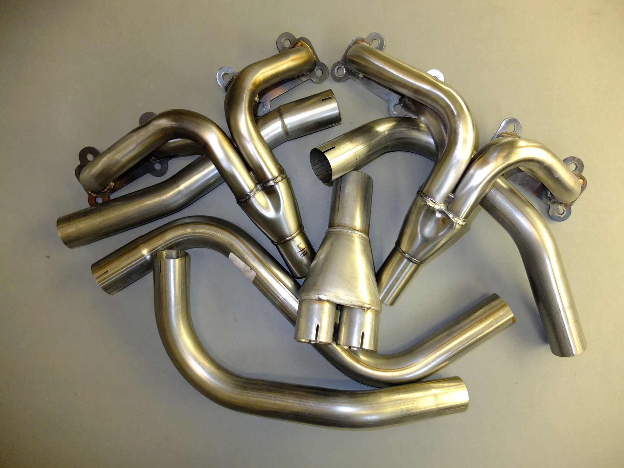 Rv8 Exhaust Manifolds Ssteel Mg V8 And Mg Rv8 Car Parts